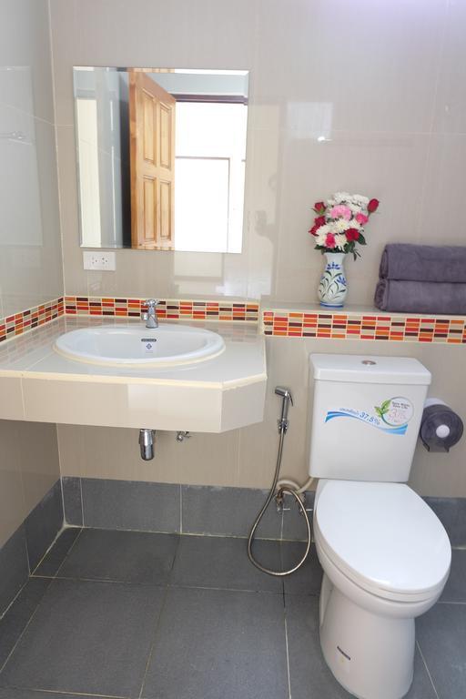 Chatin Guesthouse Khao Lak Esterno foto